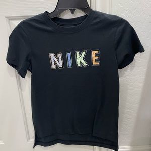 Black nike shirt unisex